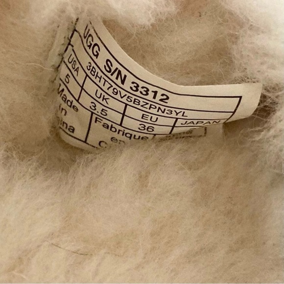 UGG Ansley Light Grey Suede Sheepskin Moccasins Slippers  Women’s size 5 - Picture 6 of 8